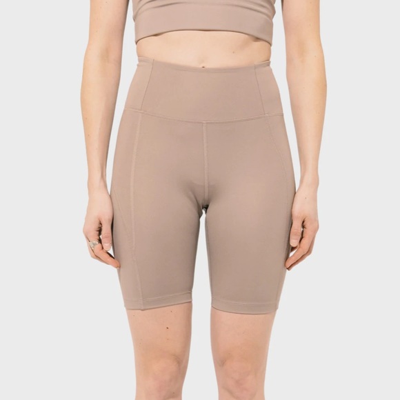 Girlfriend Collective High-Rise Bike Short Limestone - Picture 2 of 7